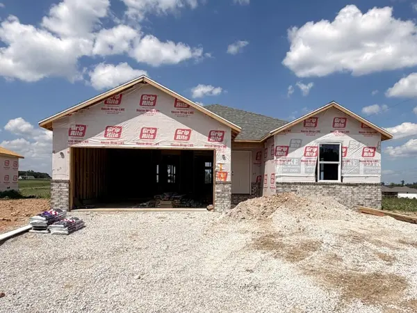 733 W Brook Hollow RD, Nixa, MO 65714