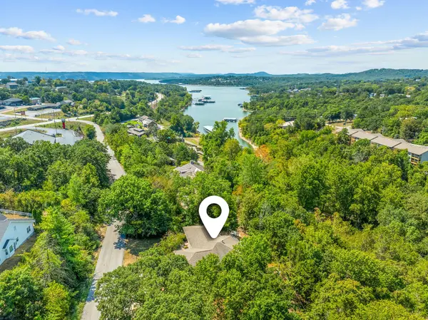 24 Wildwood LN, Kimberling City, MO 65686