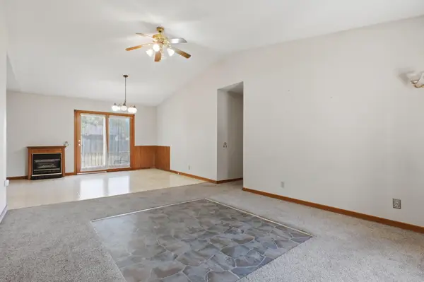 2215 W Colgate ST, Bolivar, MO 65613