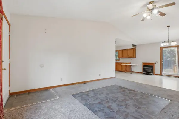 2215 W Colgate ST, Bolivar, MO 65613
