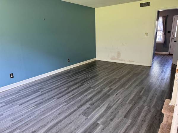 1440 Dover RD, Spartanburg, SC 29301