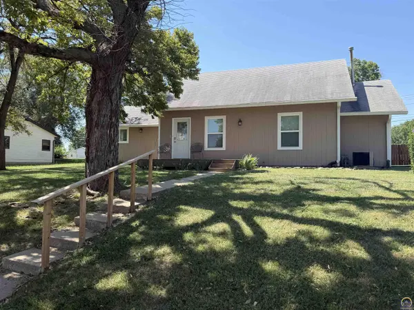 1101 W 5th ST, Holton, KS 66436