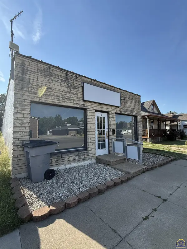9 Commercial ST, Emporia, KS 66801