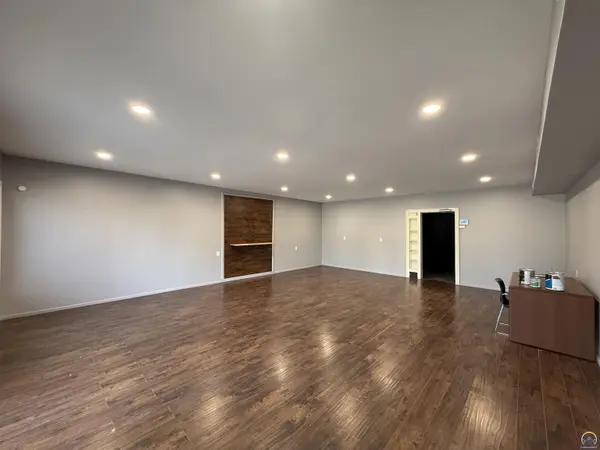 9 Commercial ST, Emporia, KS 66801