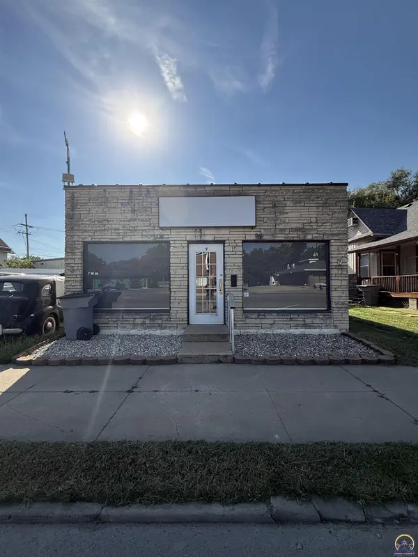 9 Commercial ST, Emporia, KS 66801