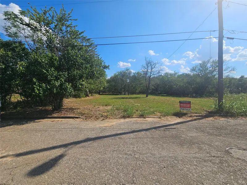 111 Martin ST, Luling, TX 78648