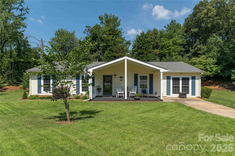 11 Crandon CT, Asheville, NC 28804