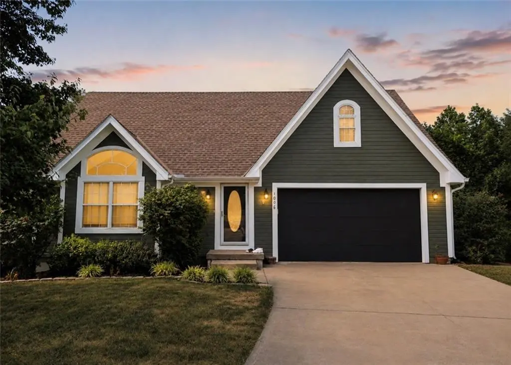 1006 S 14th ST, Louisburg, KS 66053