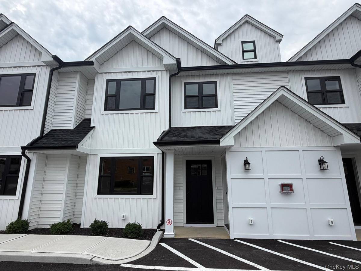 161 Union AVE #5, Lynbrook, NY 11563
