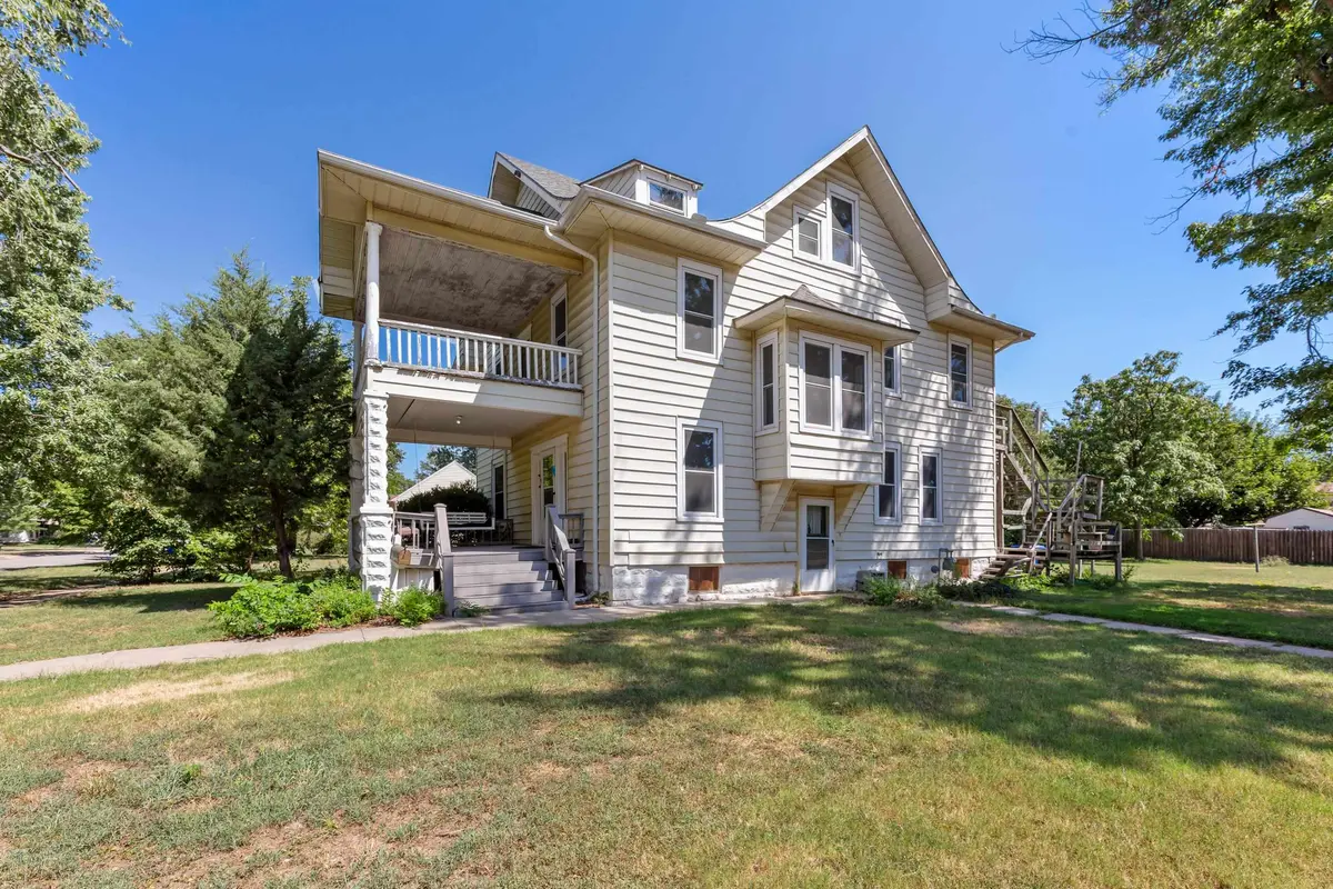 825 S Ash St, Mcpherson, KS 67460