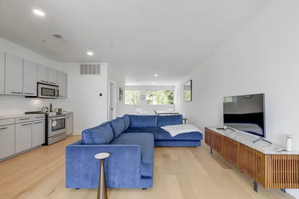2906 S 1st ST #206, Austin, TX 78704
