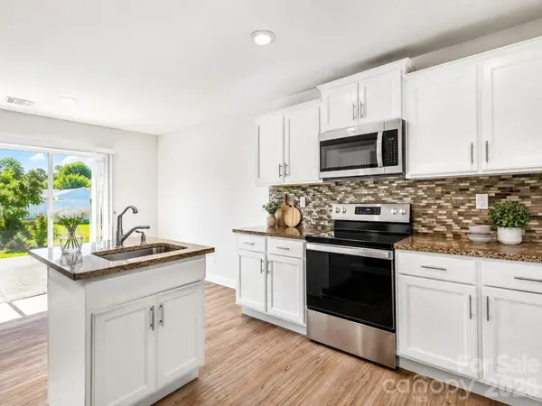 2727 Waybrook DR, Dallas, NC 28034