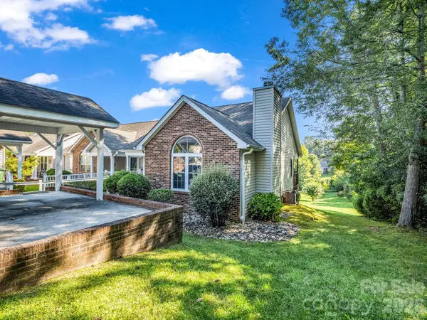 59 S Woodridge View CT, Hendersonville, NC 28791