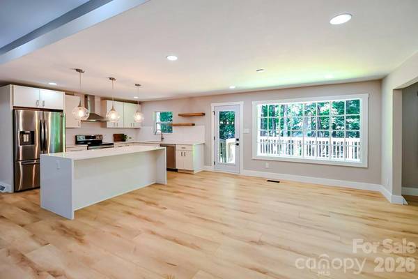 1440 Mcilroy RD, Charlotte, NC 28212