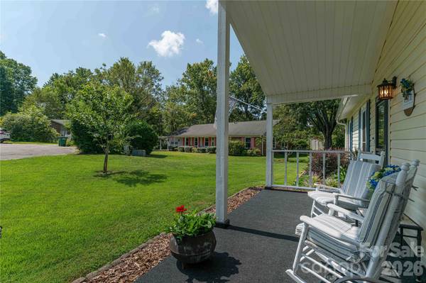 11 Crandon CT, Asheville, NC 28804