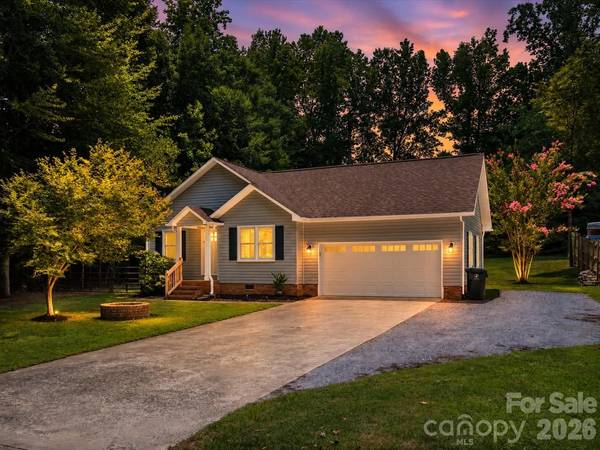 806 Costner ST, Lowell, NC 28098