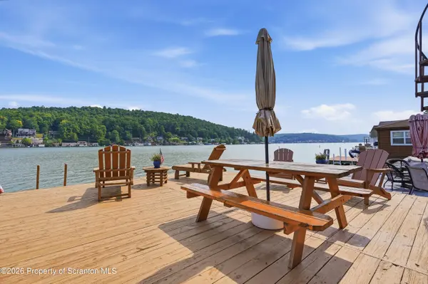1428 Lakeside DR, Harveys Lake, PA 18618