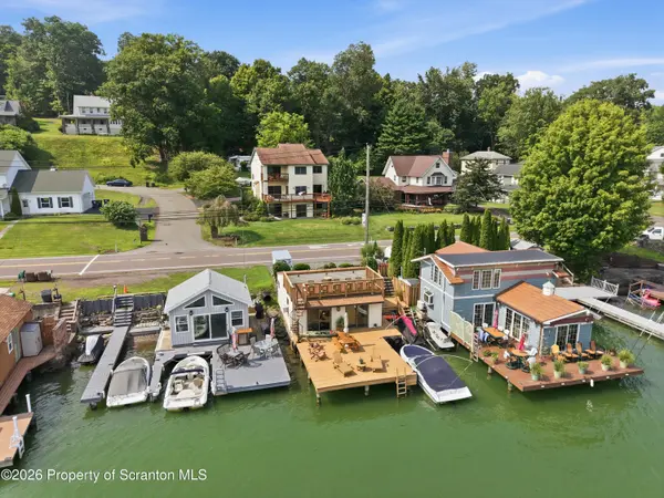 1428 Lakeside DR, Harveys Lake, PA 18618