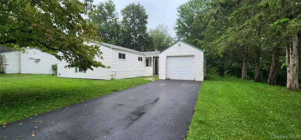 48 Gleason BLVD, Pleasant Valley, NY 12569
