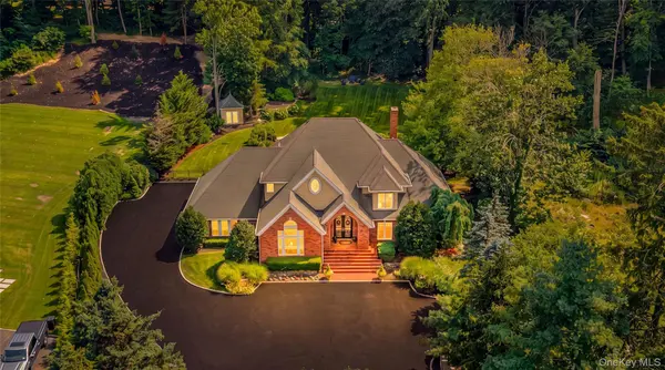 589 Caledonia RD, Dix Hills, NY 11746
