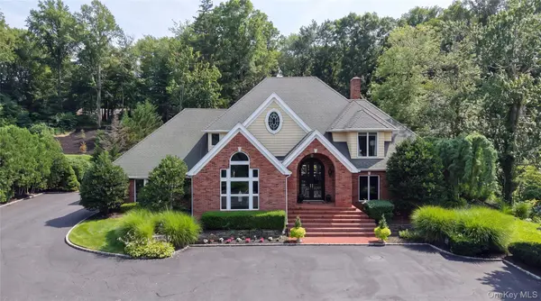 589 Caledonia RD, Dix Hills, NY 11746