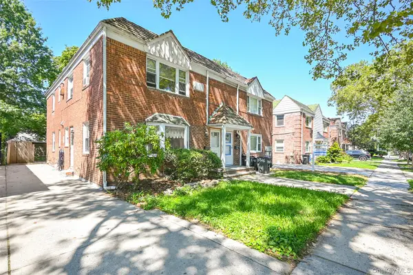 7518 197th ST, Fresh Meadows, NY 11366