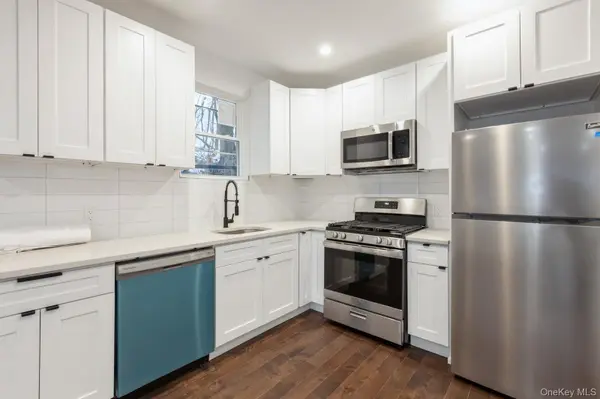100-03 90 AVE, Richmond Hill, NY 11418