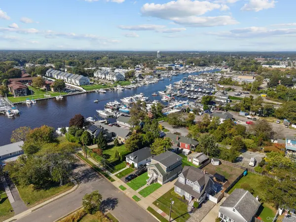 109 Laurel ST, Patchogue, NY 11772