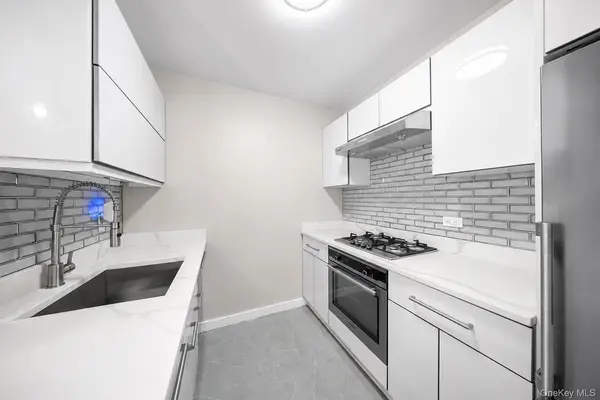 474 48th AVE #35E, Long Island City, NY 11109