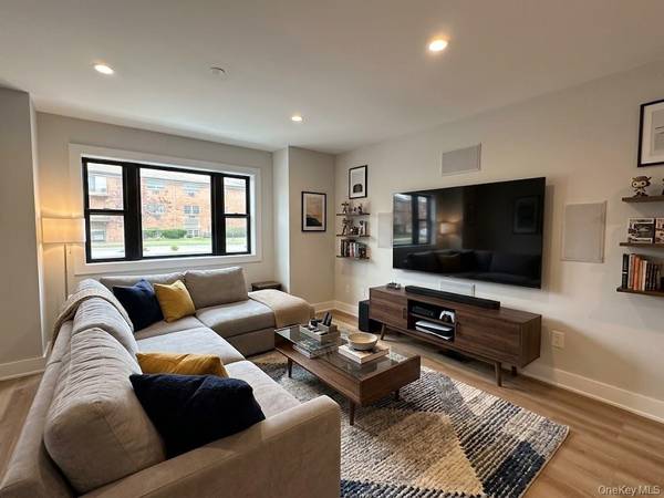 161 Union AVE #5, Lynbrook, NY 11563