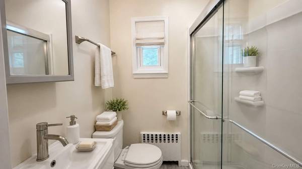 22 Ford ST #2, Glen Cove, NY 11542