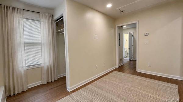 22 Ford ST #2, Glen Cove, NY 11542
