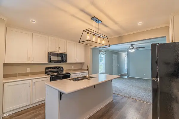 41 Lazy River RD, Cloverdale, IN 46120