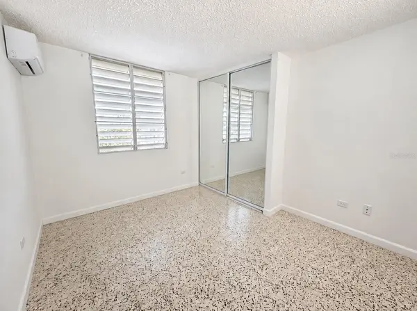3 CALLE 3 #54, Bayamon, PR 00957
