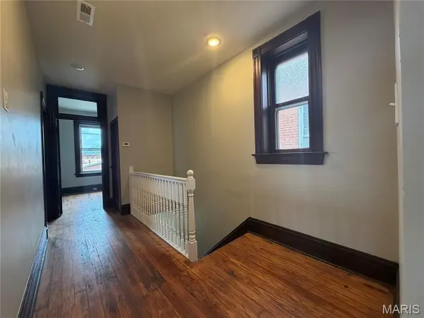 4228 Virginia AVE, St Louis, MO 63111