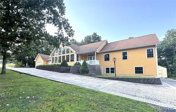16735 County Road 1020, St James, MO 65559