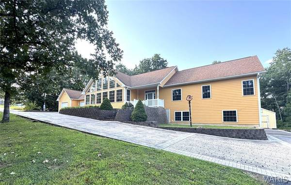 16735 County Road 1020, St James, MO 65559