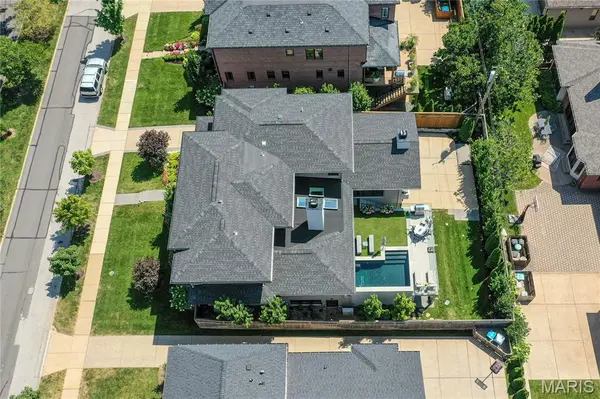 123 N Forsyth BLVD, Clayton, MO 63105
