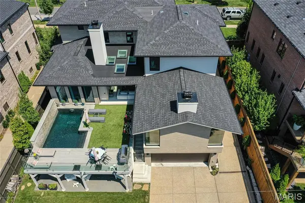 123 N Forsyth BLVD, Clayton, MO 63105