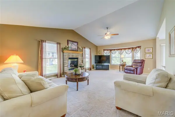 1133 Villa Flora DR #22A, O'fallon, MO 63366