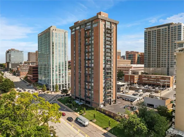 200 S Brentwood BLVD #6F, St Louis, MO 63105
