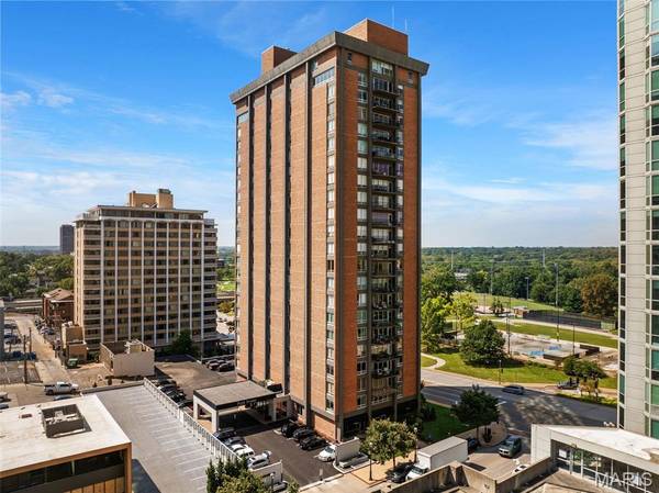 200 S Brentwood BLVD #6F, St Louis, MO 63105