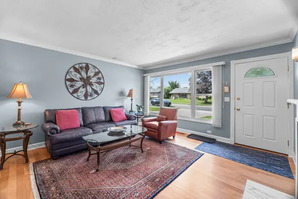 545 Newark LN, Hoffman Estates, IL 60169