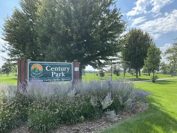 1206 Streamwood LN, Vernon Hills, IL 60061