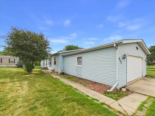 933 Micole DR, Belvidere, IL 61008