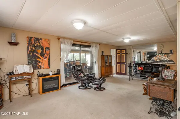10075 E Dapple Grey TRL, Dewey-humboldt, AZ 86327