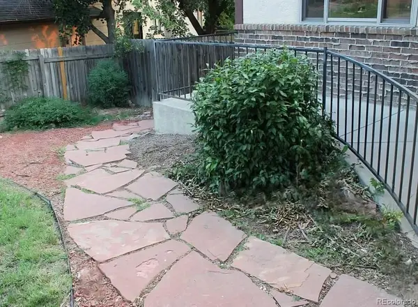 2 Bitterweed CT, Pueblo, CO 81001
