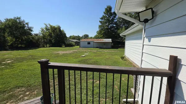 13256 Cruse RD, Carterville, IL 62918