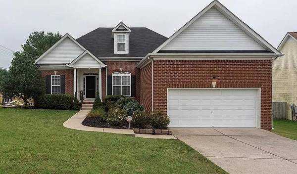 2102 Loudenslager Dr, Thompsons Station, TN 37179