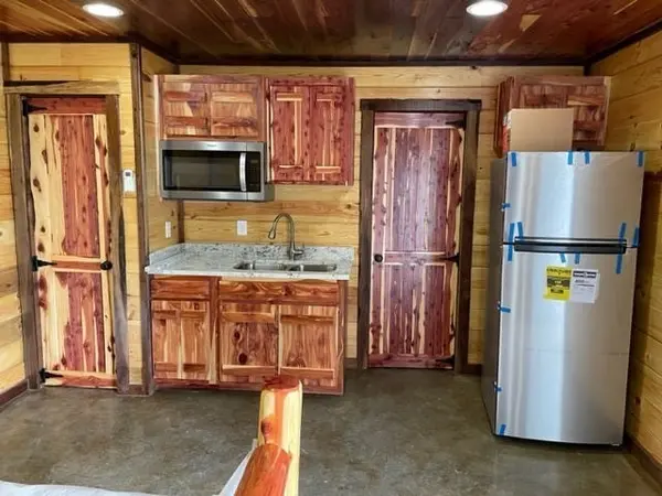 873 Hurricane Rd #B, Tullahoma, TN 37388